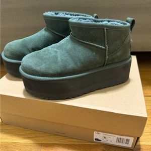 Ugg Classic Ultra Mini Platform Moss Sz 5
